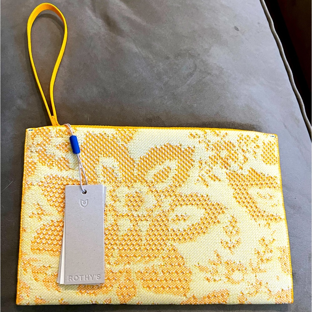 Rothy’s wristlet